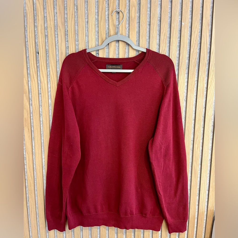 Fairlane & Sons Men’s Red V-Neck Sweater